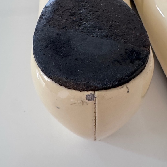 Roger Vivier Belle Vivier Patent Leather Ballet Flats with Gold Buckle - Picture 4 of 16